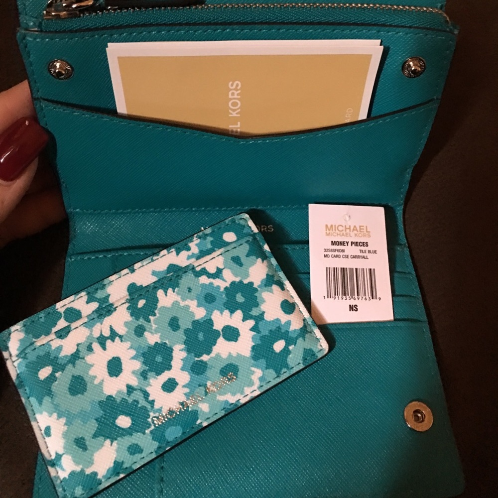 Michael Kors wallet money pieces